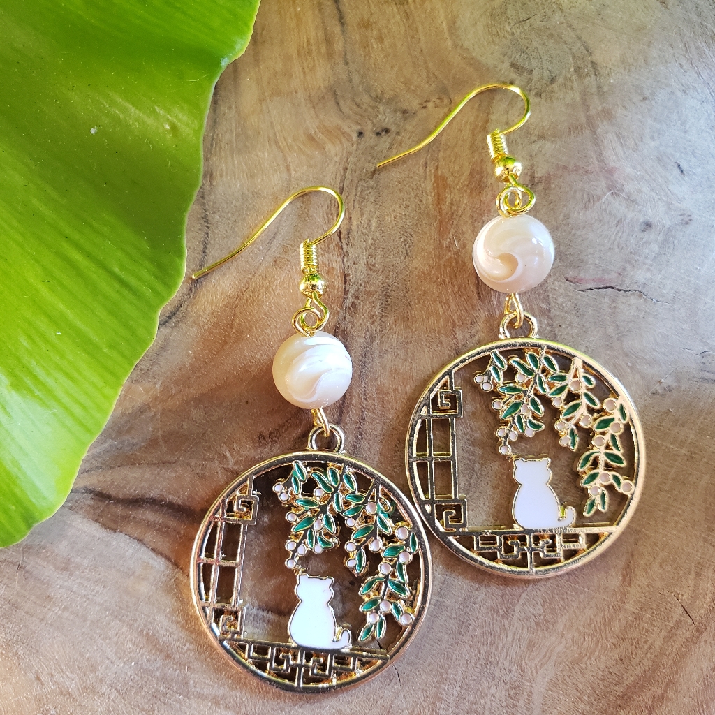 Handmade Elegant & Cute Kitty Cat X Mother Of Pearl Earrings
